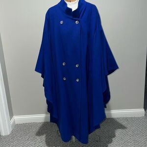 A. SACHS for  PERLETTE electric blue ladies coat. Cape style. Vintage.